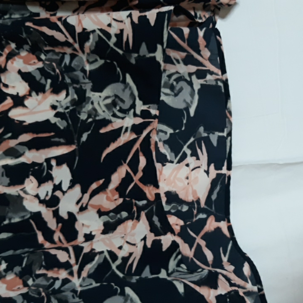 Blouse - Picture 2 of 3